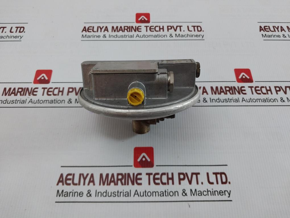 Kromschroder Pressure Switch 2,5-30 Mbar Dw1 U/84422050