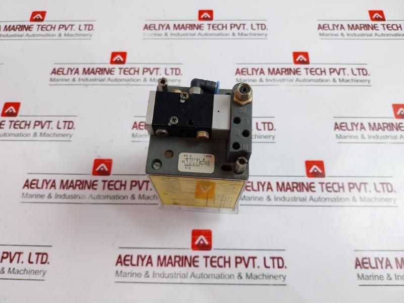 Kuhnke 54.022 Panel Mounted Pneumatic Timer 3-100 S