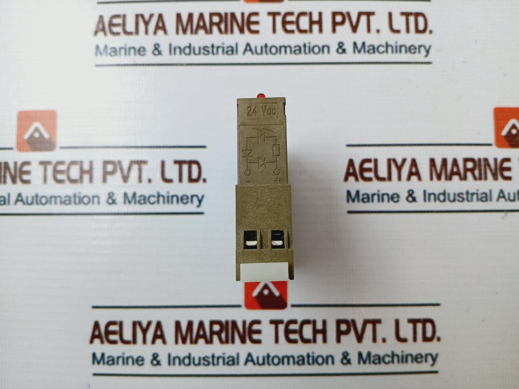 Kuhnke I07G2-24Vdce Relay W/ Z 317.02 Socket 24Vdc