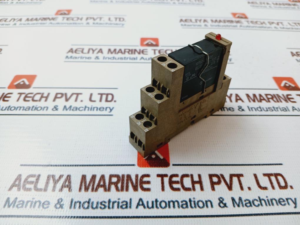 Kuhnke I07G2-24Vdce Relay W/ Z 317.02 Socket 24Vdc