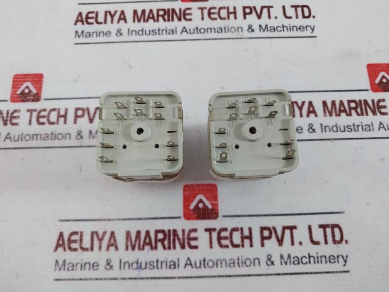 Kuhnke UA3 Relay 230VAC 6VAC 225-303 MAAC SWG-03648-3 UA3-131