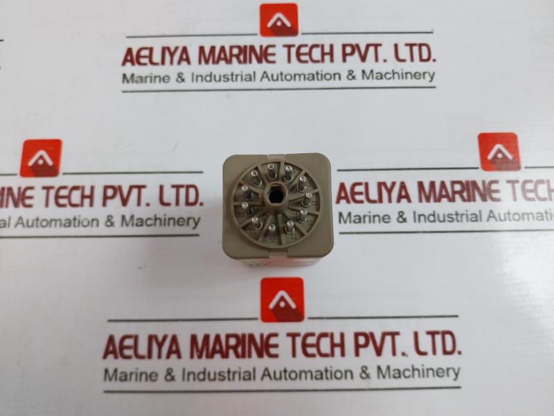 Kuhnke Uf3-230vac 1l Relay With Socket 10a 250vac 8.3a 230vac Ac1 Pilot Duty