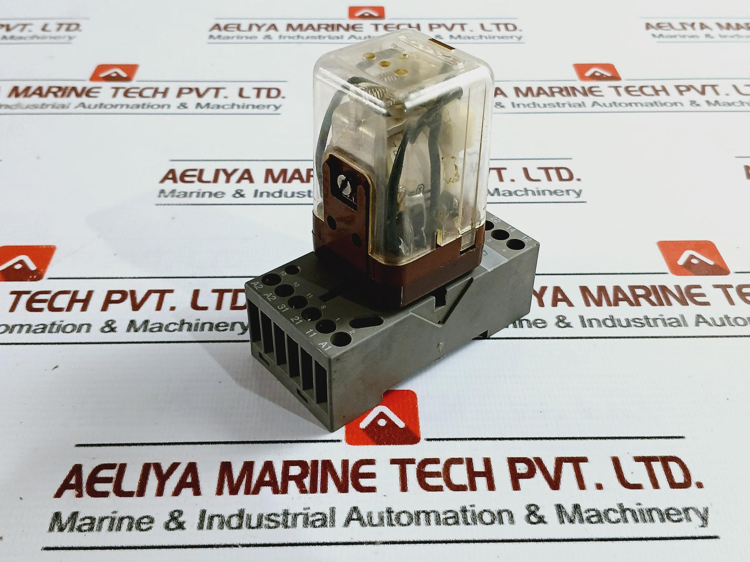 Kuhnke UF3 24VDC Universal Relay Z396 ALA-04067-42