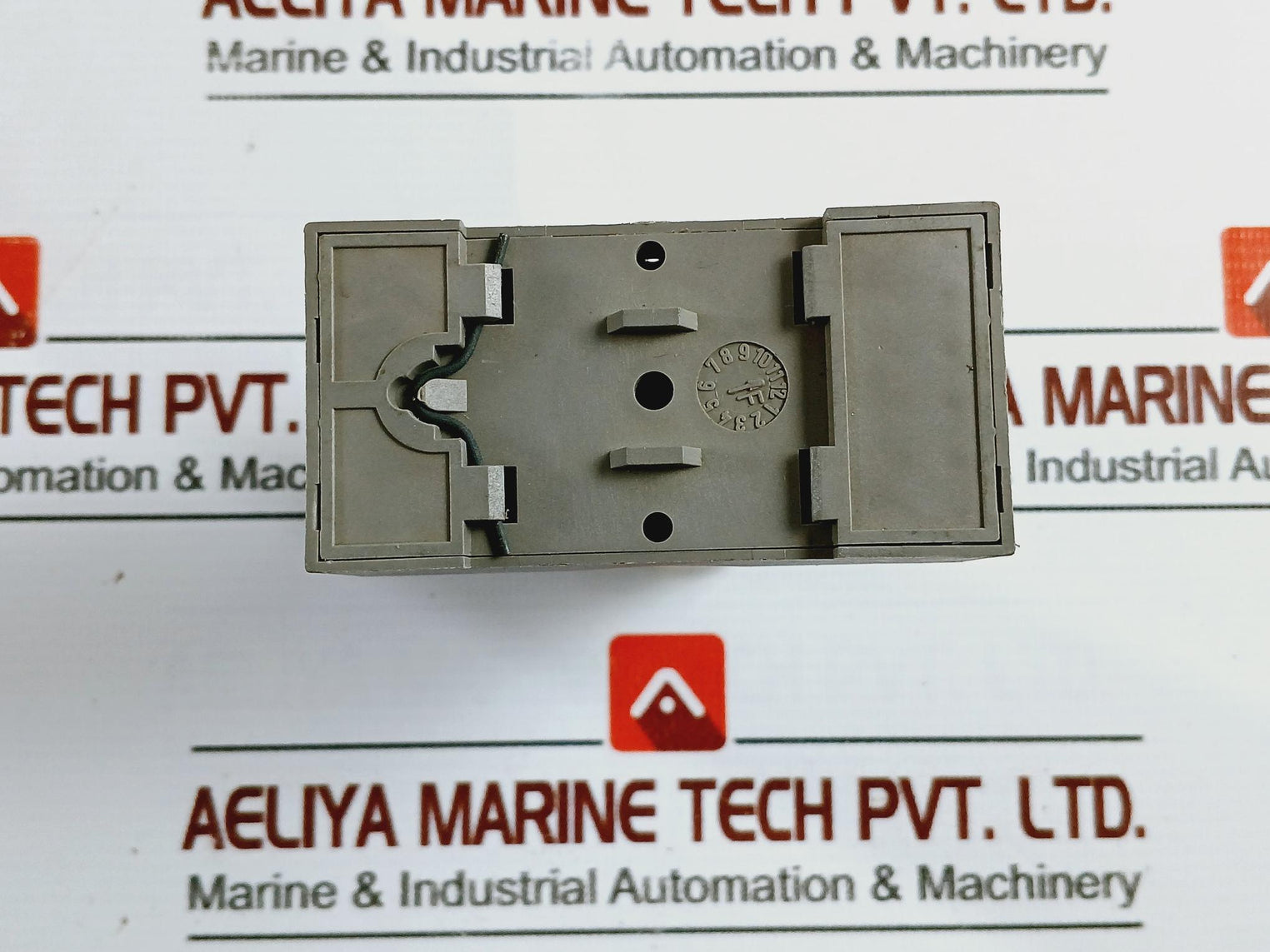 Kuhnke UF3 24VDC Universal Relay Z396 ALA-04067-42