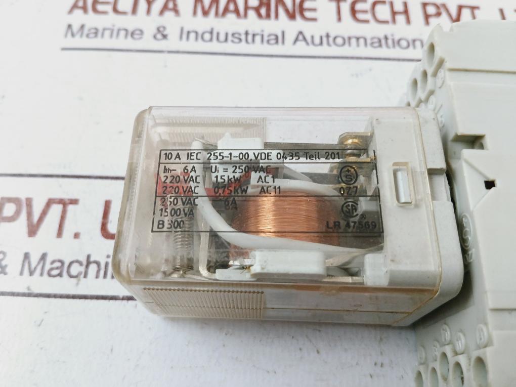 Kuhnke Uf3B-24Vdcn Power Relay With Base 6A 10A Iec 255-1-00 1500Va