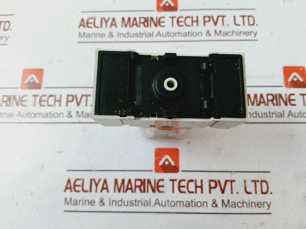 Kuhnke Uf3B-24Vdcn Power Relay With Base 6A 10A Iec 255-1-00 1500Va