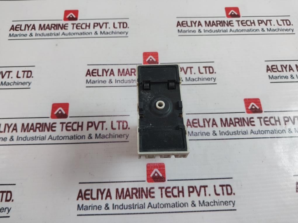 Kuhnke UF3C-24VACN Universal Relay With Base