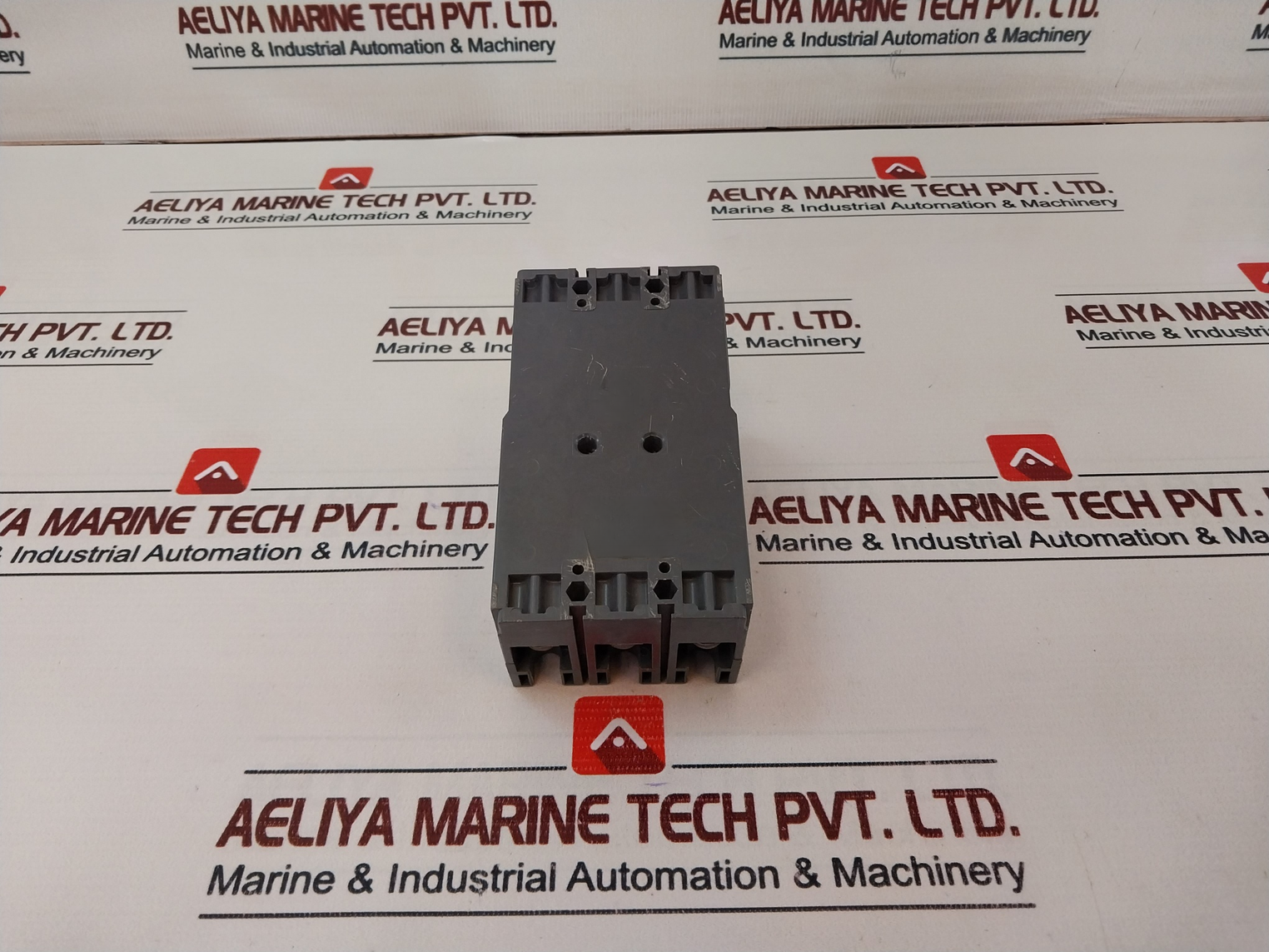 L&T Dy125U Mccb Thermal Magnetic Release Circuit Breaker 100A 800V