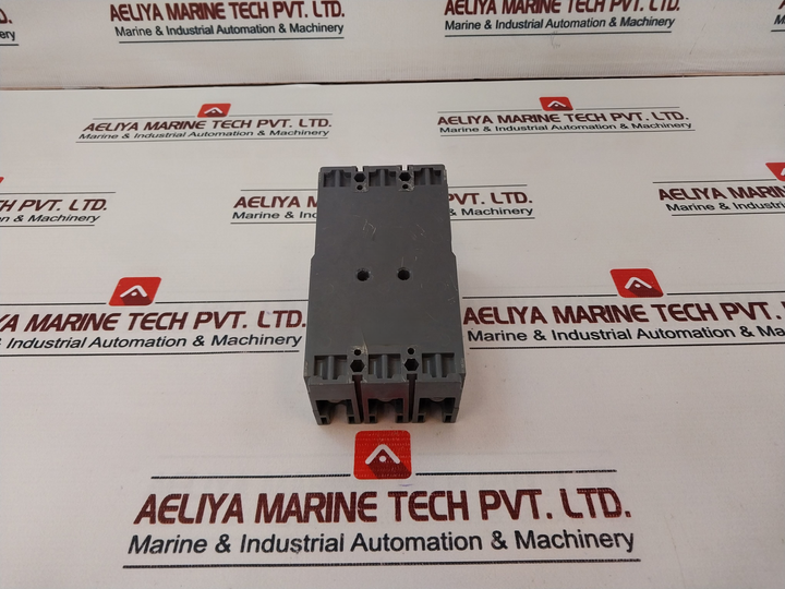 L&T Dy125U Mccb Thermal Magnetic Release Circuit Breaker 100A 800V
