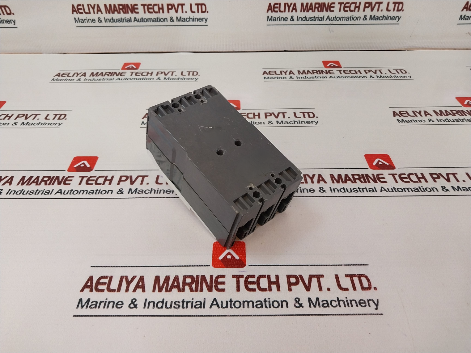 L&T Dy125U Mccb Thermal Magnetic Release Circuit Breaker 100A 800V