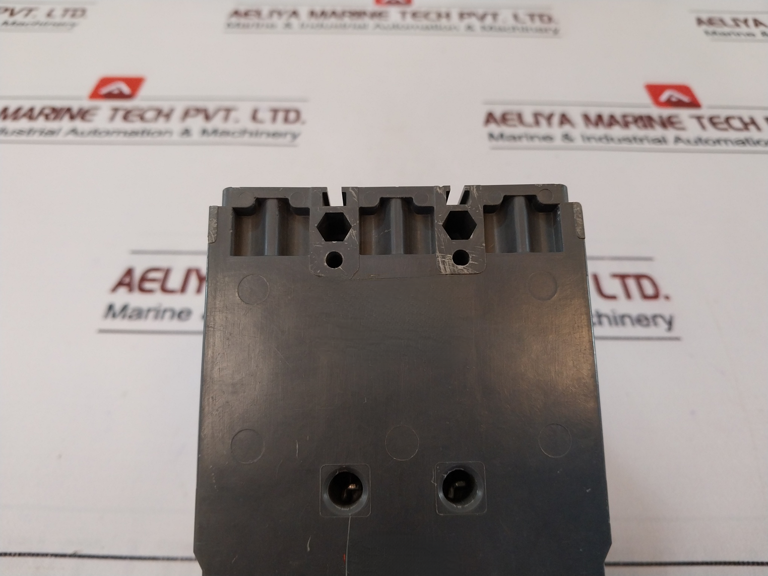 L&T Dy125U Mccb Thermal Magnetic Release Circuit Breaker 100A 800V