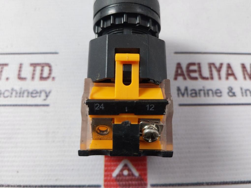 La38/203/209 B Button Switch La38 Series 440v