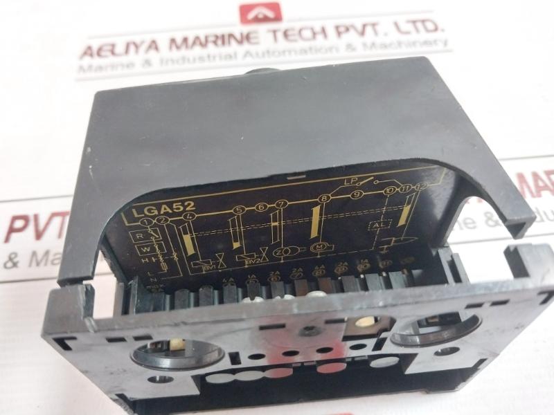 Landis & Gyr Lga52.150A27 Gas Burner Control Box 220-240V Ac 50-60Hz 0006200363