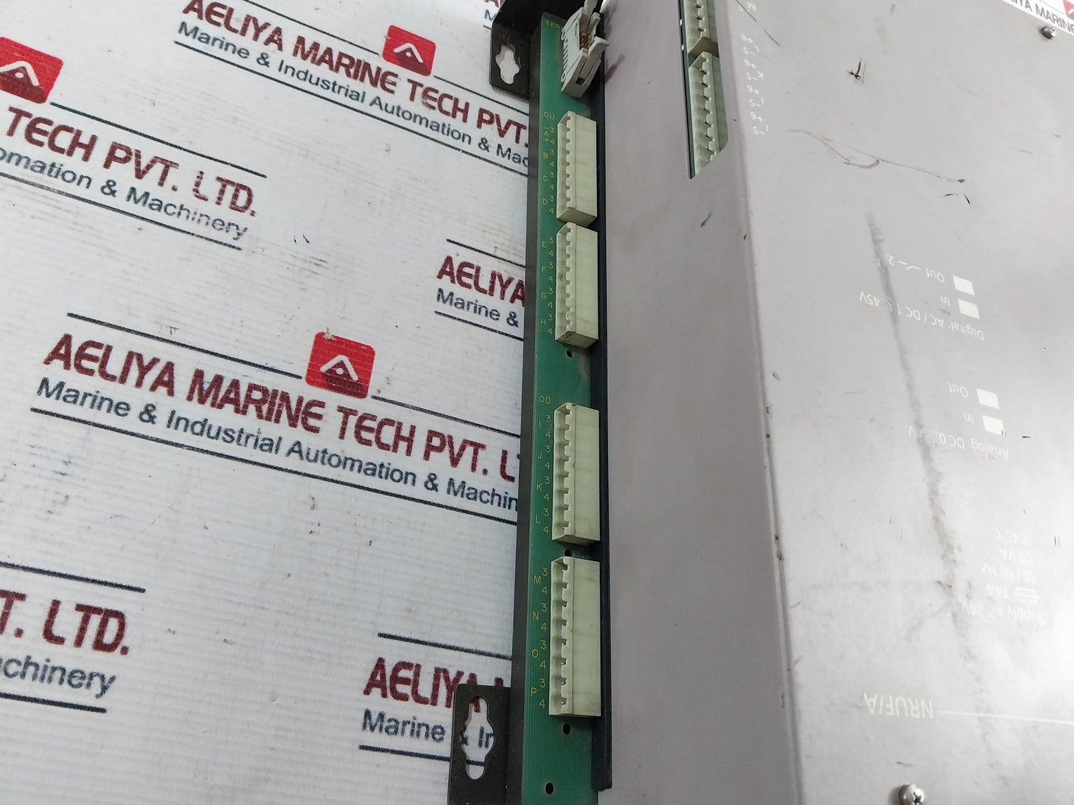 Landis & Staefa Nruf/a Compact Controller 24vac 50/60hz