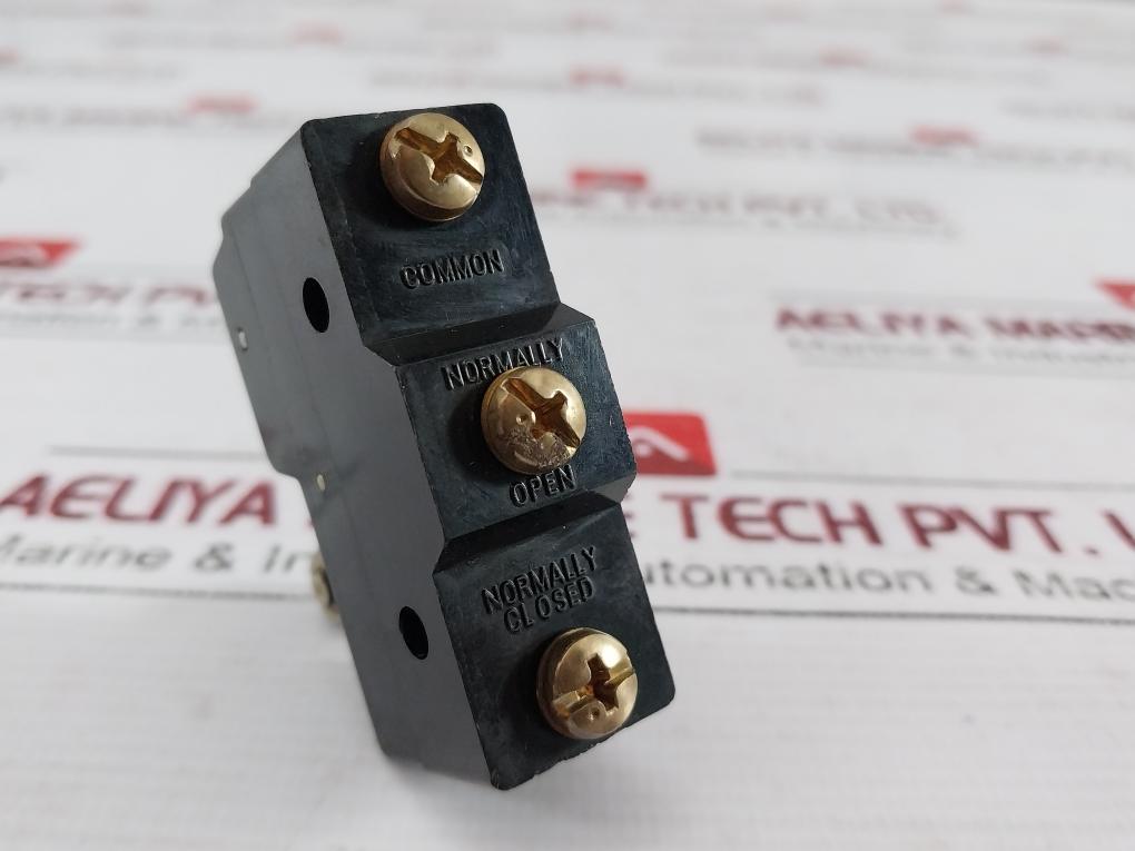 Laptron Xz-15Gw22-b Limit Switch 15A 250Vac E466767