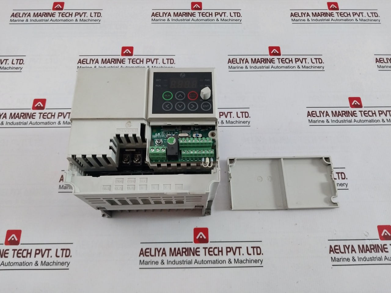 Larsen & Toubro Cx2000 Ac Drive 6025Svm-n2 Dc 24V Ci00Io V2.0