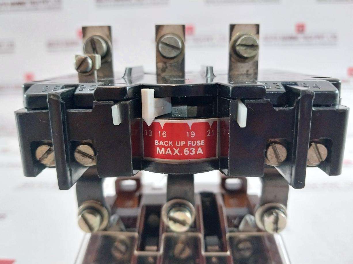 Larsen & Toubro Ml1-5 Contactor W/Thermal Overload Relay 415V 50Hz