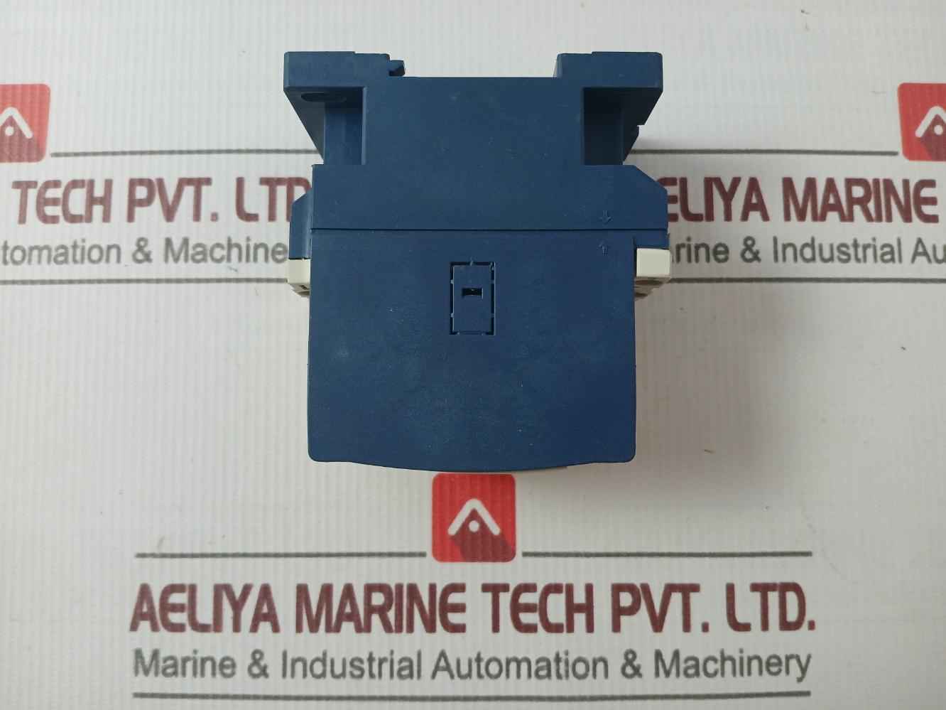 Larsen & Toubro Mnx 18 M-line Switchgear 3 Pole Power Contactor