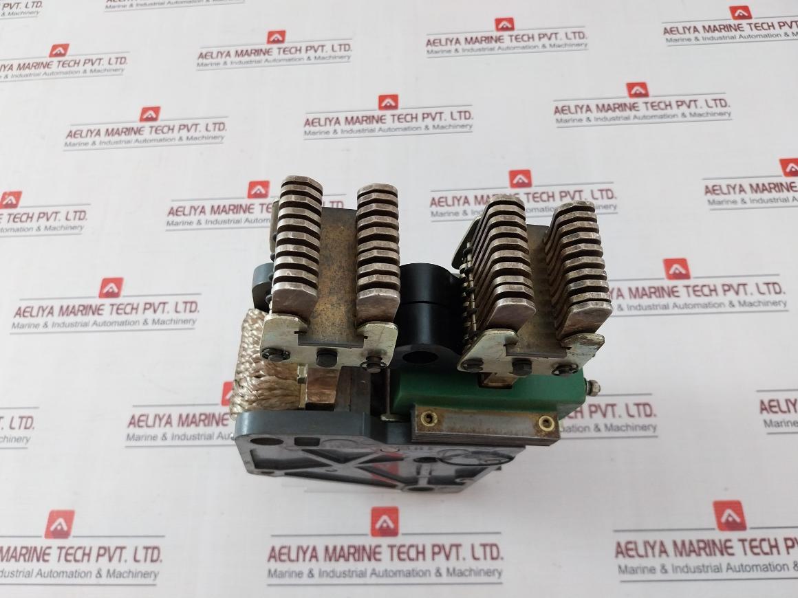 Larsen & Toubro Sl50060 Air Circuit Breaker 1600 Amp 4 Pole 3Wb1473 (Part Only)