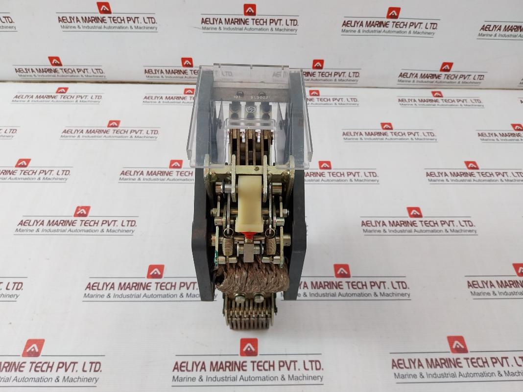 Larsen & Toubro Sl50060 Air Circuit Breaker 1600 Amp 4 Pole 3Wb1473 (Part Only)