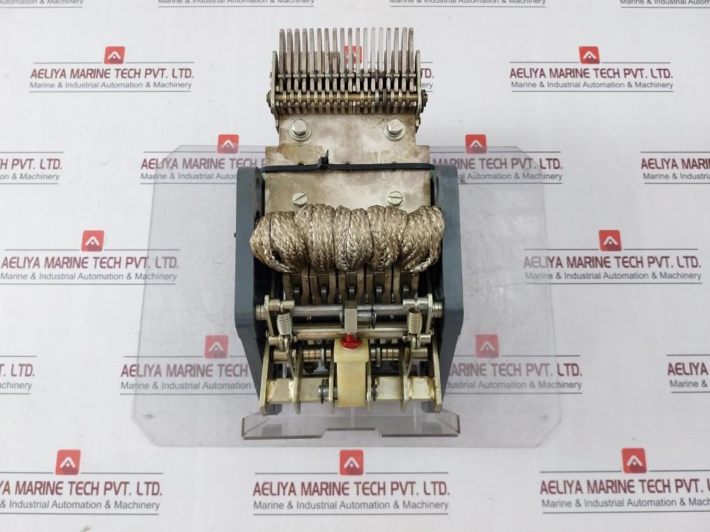 Larsen & Toubro Sl50060 Air Circuit Breaker 2500 Amp 3 Pole 3Wb1671 (Part Only)