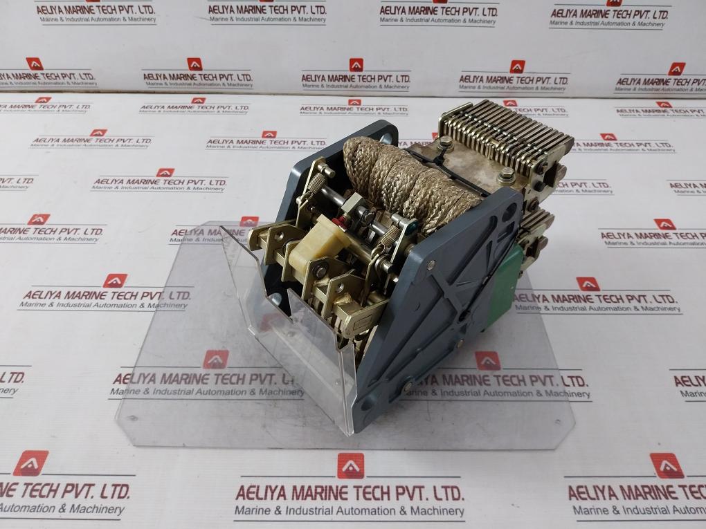 Larsen & Toubro Sl50060 Air Circuit Breaker 2500 Amp 3 Pole 3Wb1671 (Part Only)