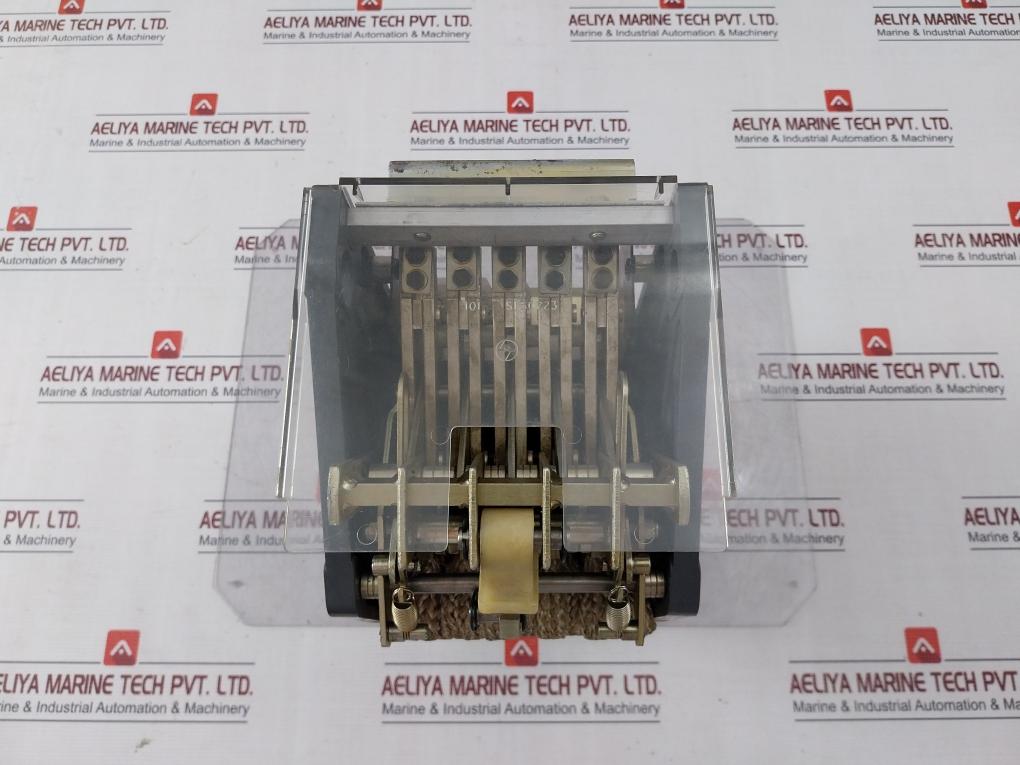 Larsen & Toubro Sl50060 Air Circuit Breaker 2500 Amp 3 Pole 3Wb1671 (Part Only)