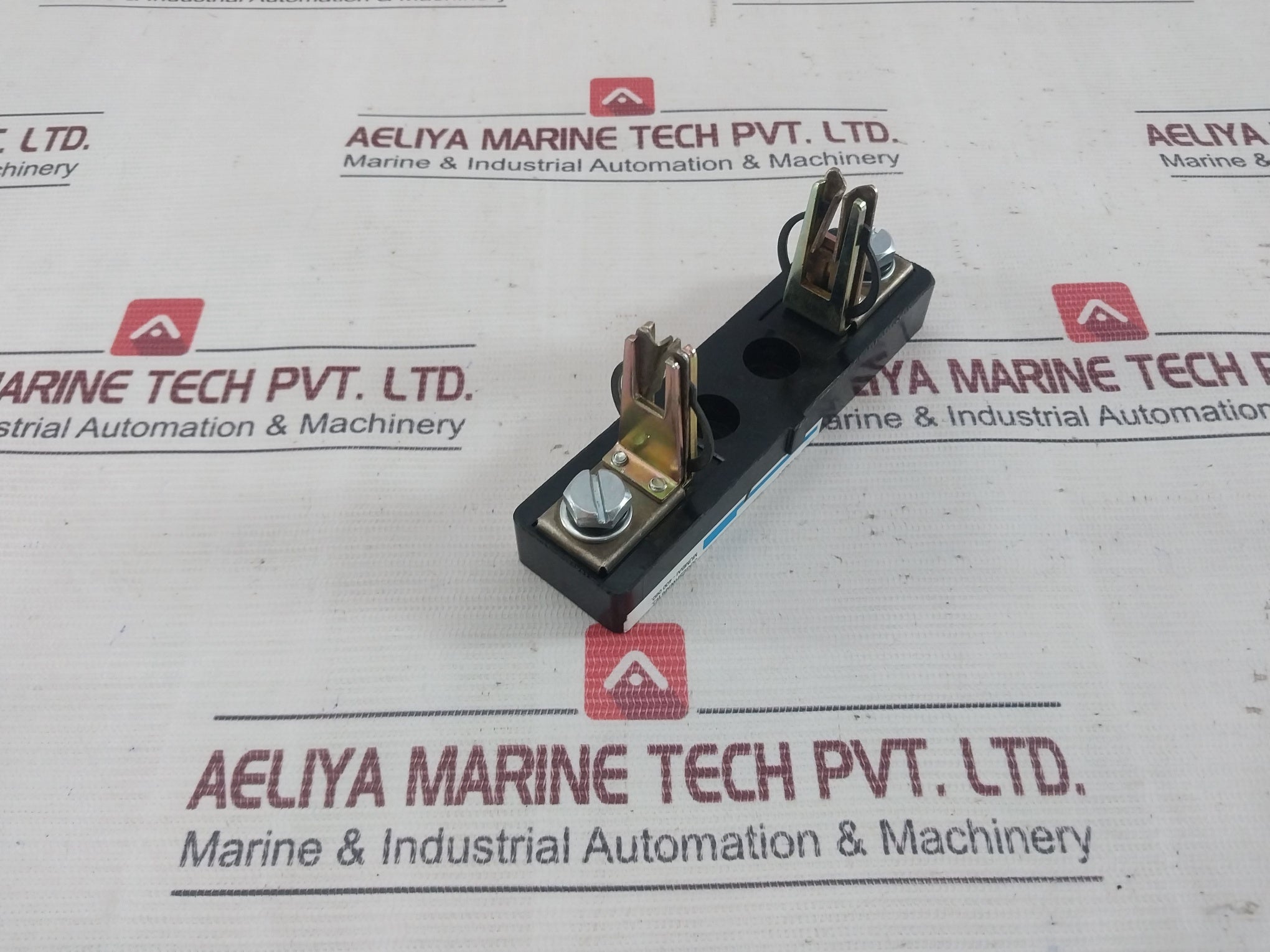 Larsen & Toubro Sk90405 Oooo Fuse Base Hb 160 A Din