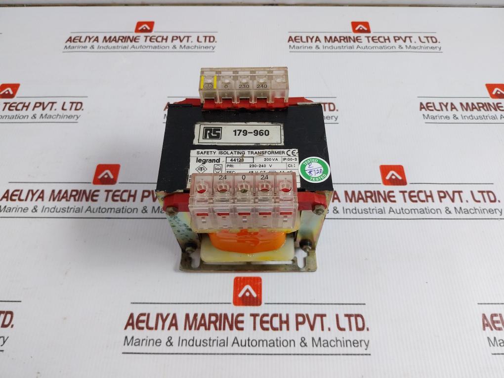 Legrand-230-240V-50-60Hz-Safety-Isolation-Transformer-44123-208954-1