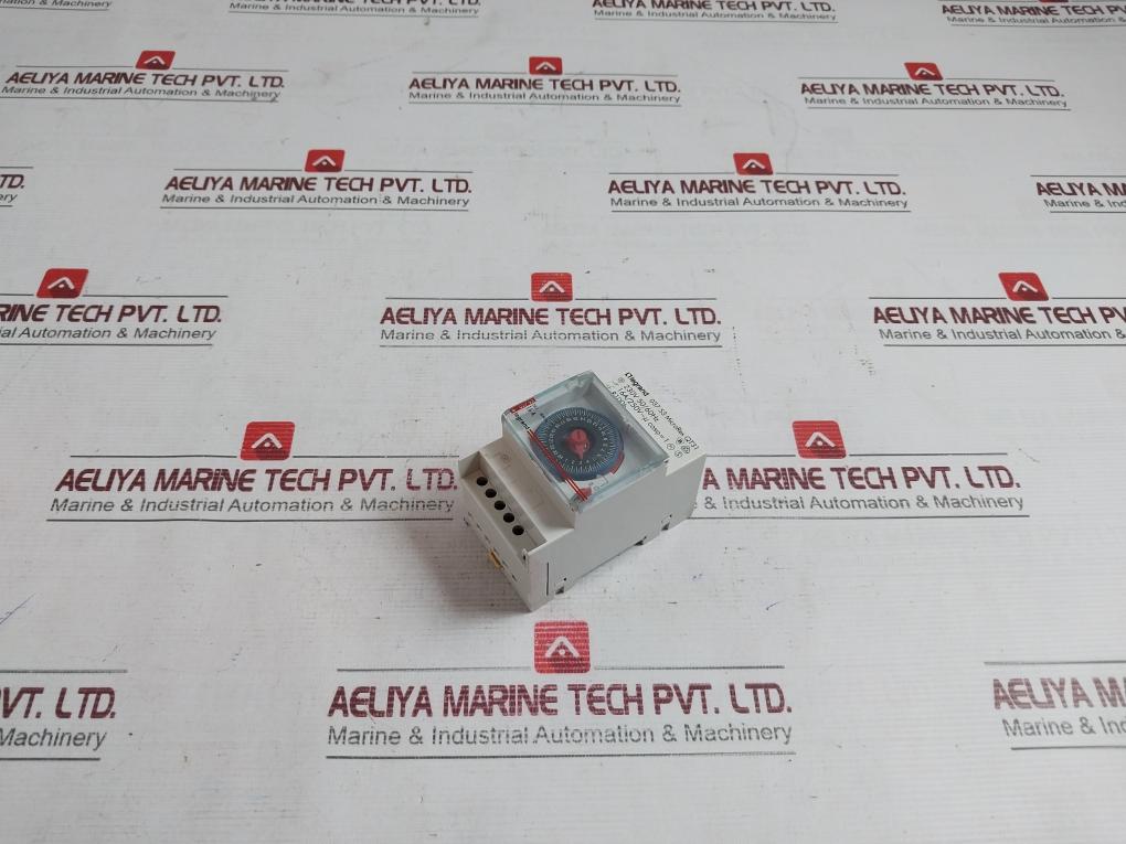 Legrand 037 53 Time Switch 230V 50/60Hz 16A/250Vacr R100H