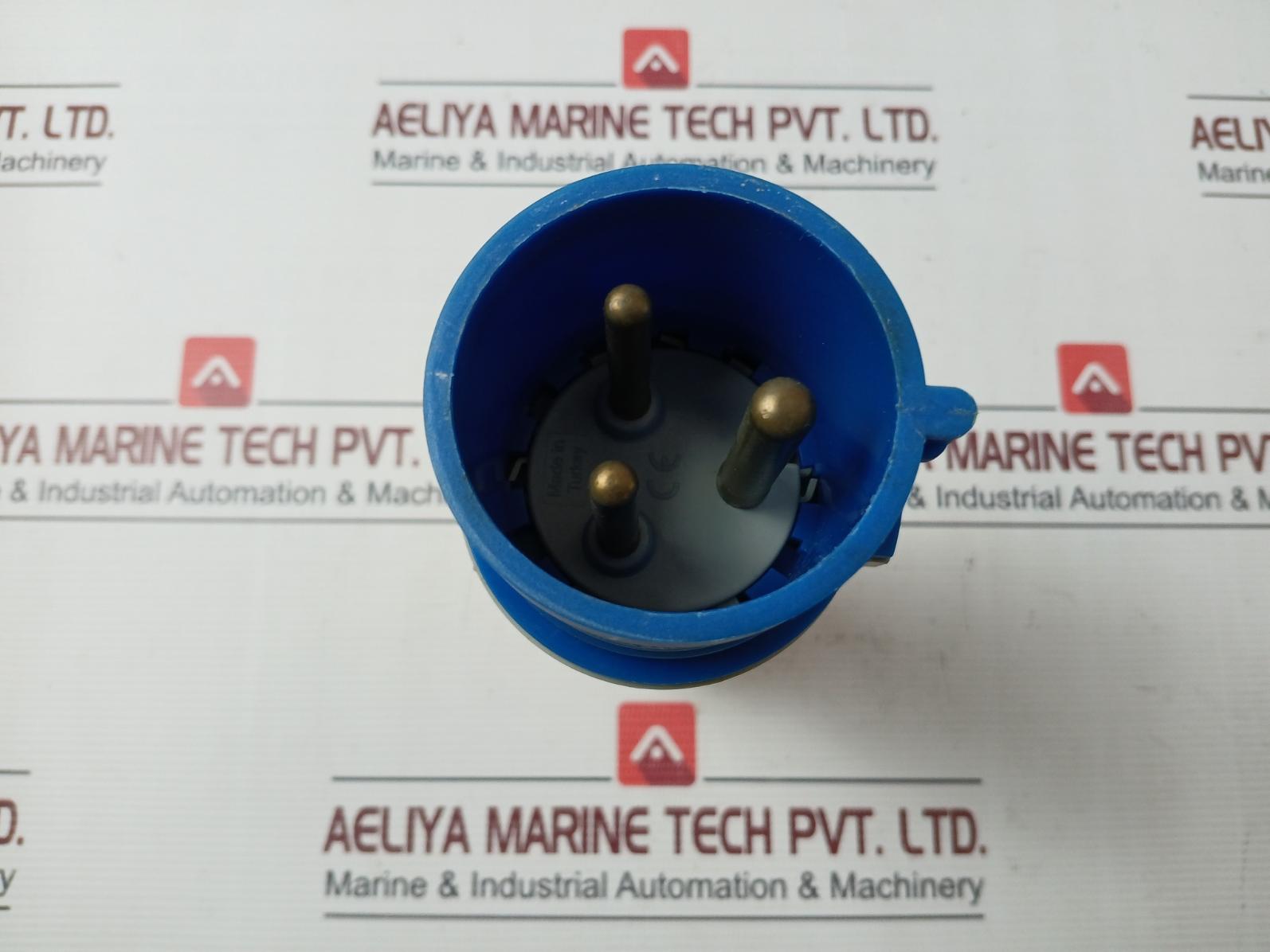 Legrand 5 552 34 Industrial Power Plug 2P 32A-6H Ip44 18W35 200-250V