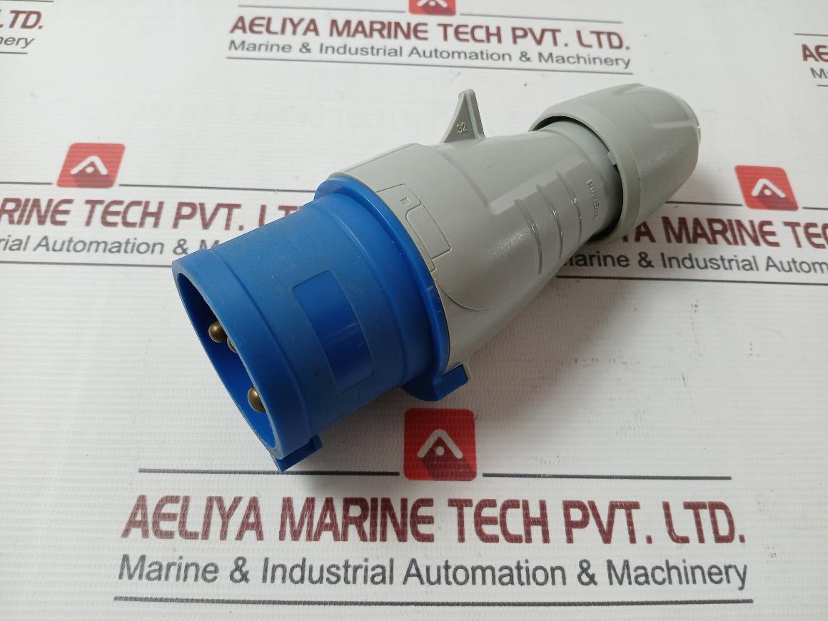 Legrand 5 552 34 Industrial Power Plug 2P 32A-6H Ip44 18W35 200-250V