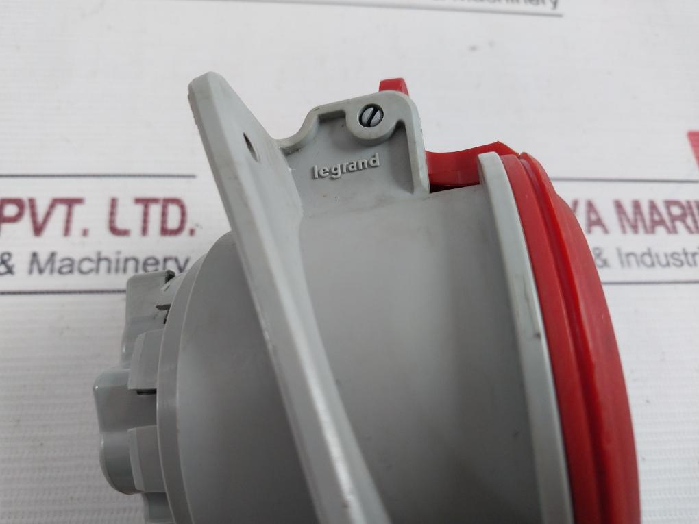 Legrand 5 552 89 Industrial Panel Mounting Socket A071496