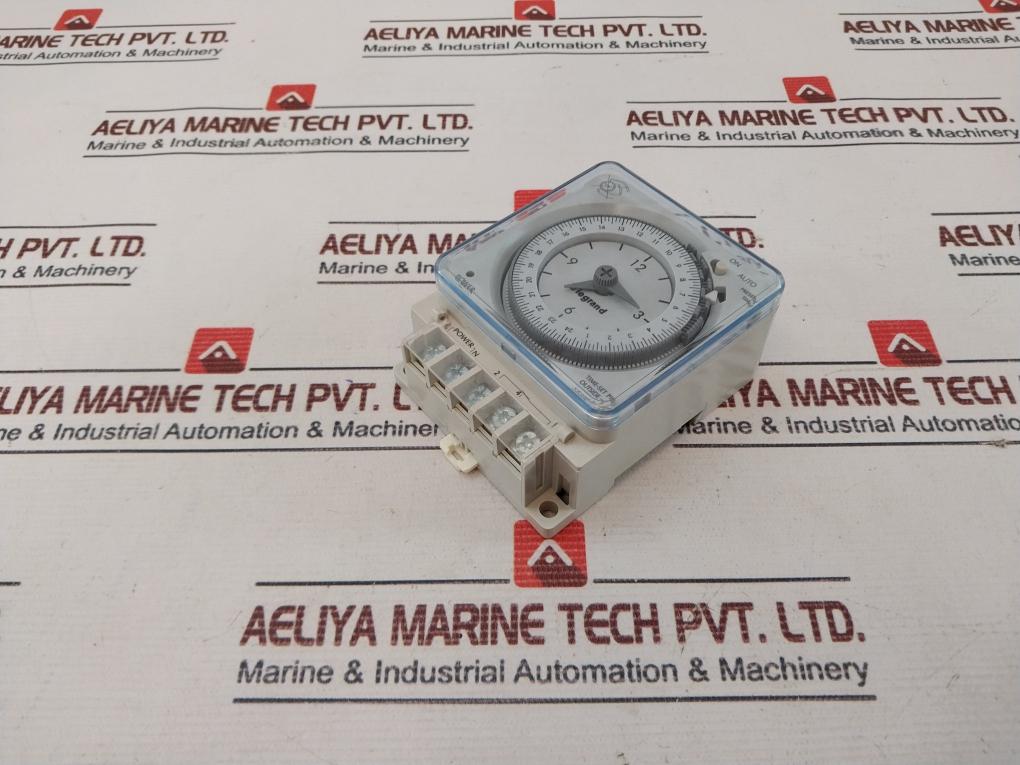 Legrand 649 930 Analogue Time Switch 230V 60Hz
