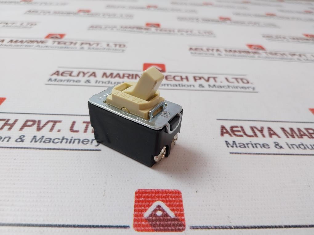 Legrand Acd203-1 Despard 3-way Toggle Switch 20A 120-277 Vac