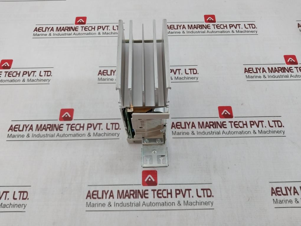 Lenze E82Ev251_2C 8200 Vector Frequency Inverter Ver 4A37 016379620175