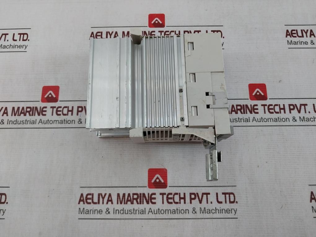 Lenze E82Ev251_2C 8200 Vector Frequency Inverter Ver 4A37 016379620175