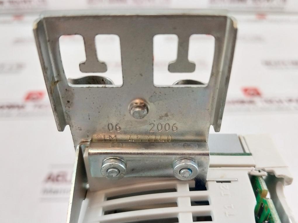 Lenze E82Ev251_2C 8200 Vector Frequency Inverter Ver 4A37 016379620175