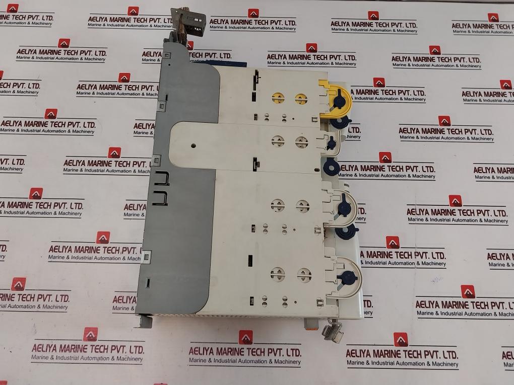 Lenze E94Amhe0074 Multi Drive Input-dc24V 0.90A Output-dc24V 0.70A