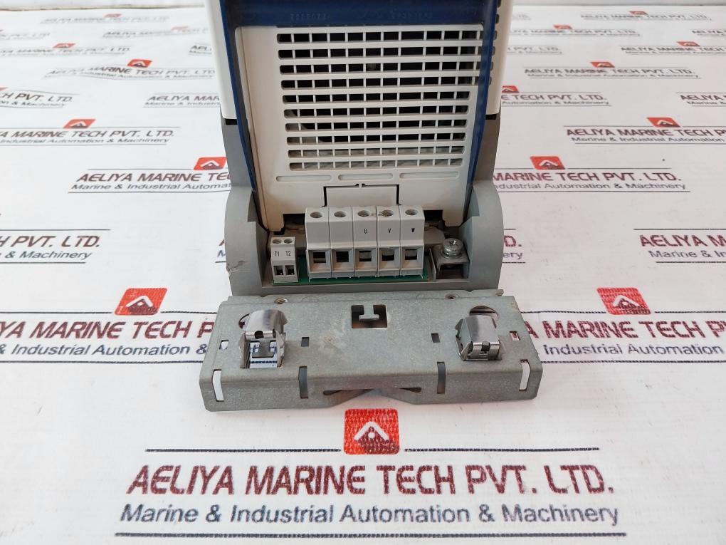 Lenze E94Amhe0324 Servo Drive