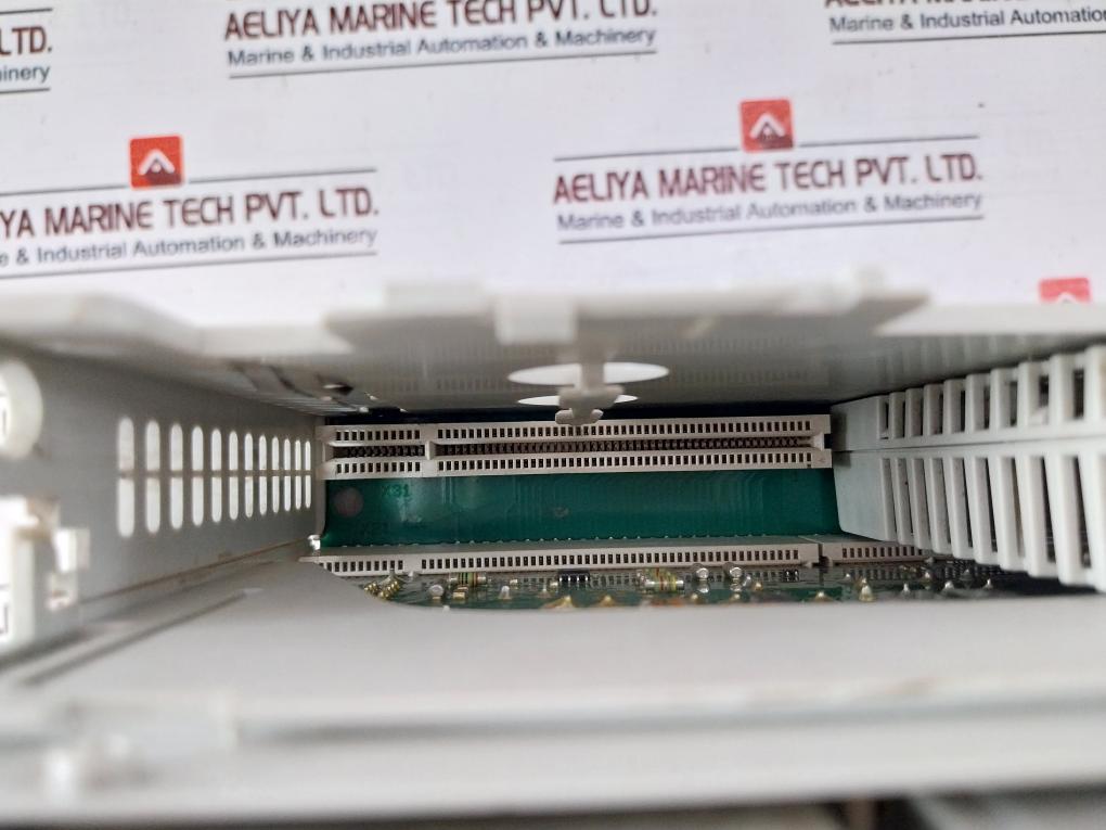 Lenze E94Amhe0324 Servo Drive