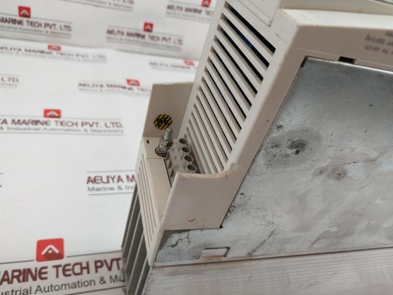 Lenze Evs9322-ep Servo Drive 24V Dc 400/480V 2.5A 2.1Kva 50/60Hz 480V