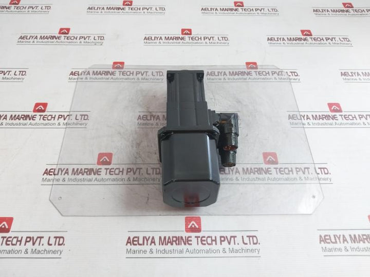 Lenze Mcs 06C41-srmb0-b11N-st5S00N-r0Su Servo Motor Ip54 225V 270Hz 5.4A 0.25Kw