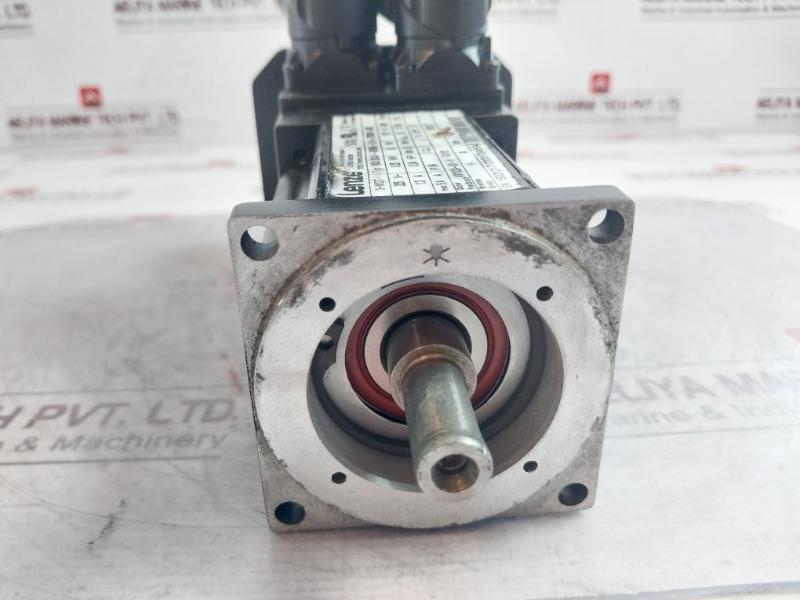 Lenze Mcs 06C41-srmb0-b11N-st5S00N-r0Su Servo Motor Ip54 225V 270Hz 5.4A 0.25Kw