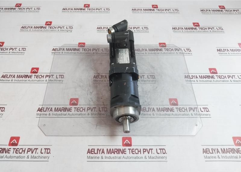 Lenze Mdsksrs036-13 Servo Motor Mprn 00 245V 0,9A 200Hz 0,25Kw Ip64 4000 Min-1