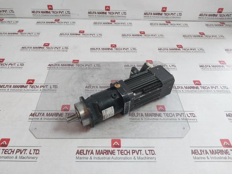 Lenze Mdsksrs036-13 Servo Motor Mprn 00 245V 0,9A 200Hz 0,25Kw Ip64 4000 Min-1