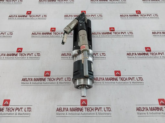 Lenze Mdsksrs036-13 Servo Motor Mprn 00 Ip64 0,9A 245V 4000 Min-1 200Hz 0,25Kw