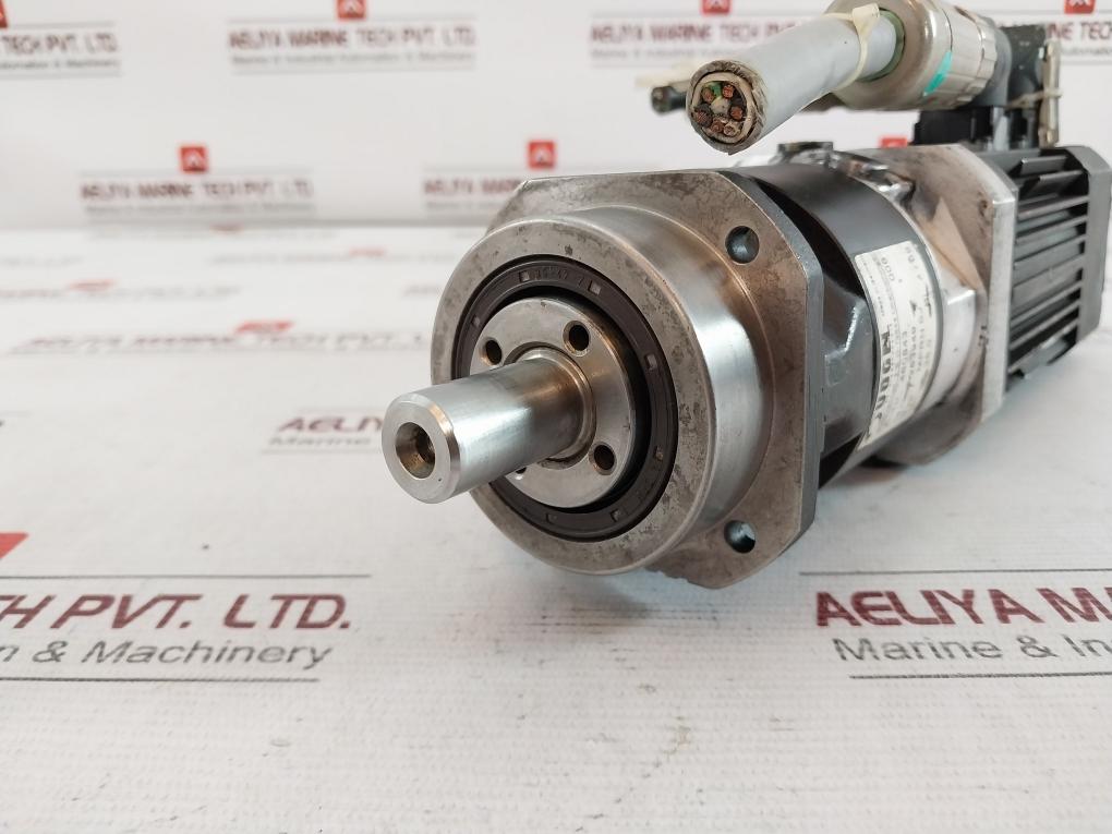 Lenze Mdsksrs036-13 Servo Motor Mprn 00 Ip64 0,9A 245V 4000 Min-1 200Hz 0,25Kw