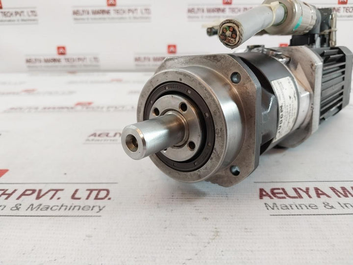 Lenze Mdsksrs036-13 Servo Motor Mprn 00 Ip64 0,9A 245V 4000 Min-1 200Hz 0,25Kw