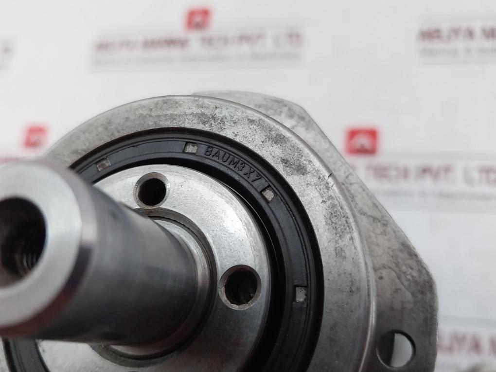 Lenze Mdsksrs036-13 Servo Motor Mprn 00 Ip64 0,9A 245V 4000 Min-1 200Hz 0,25Kw